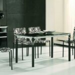 Bàn ăn đẹp trong phòng bếp