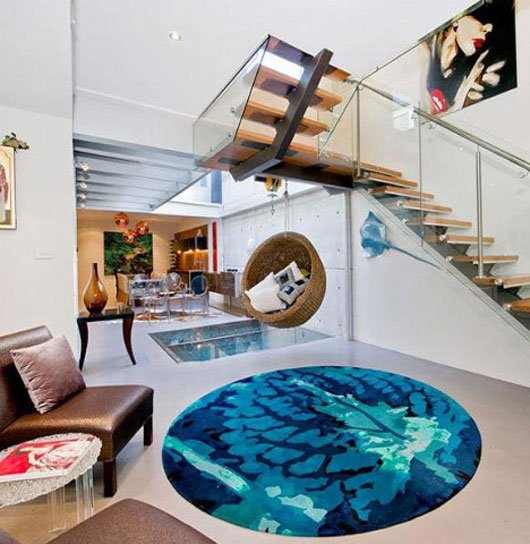 Bể bơi trong phòng khách cho nhà phố