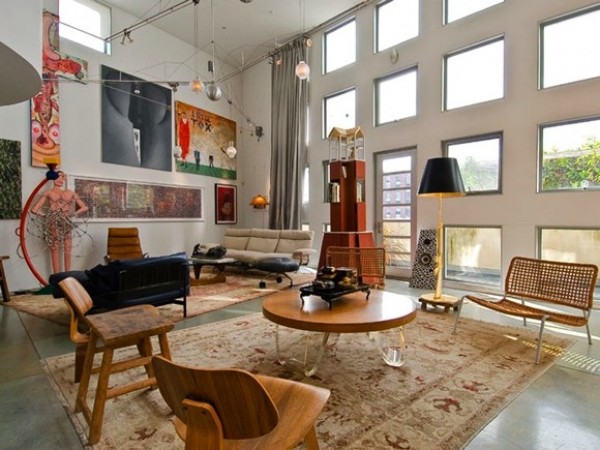 Cách trang trí cho tường và trần nhà cao.